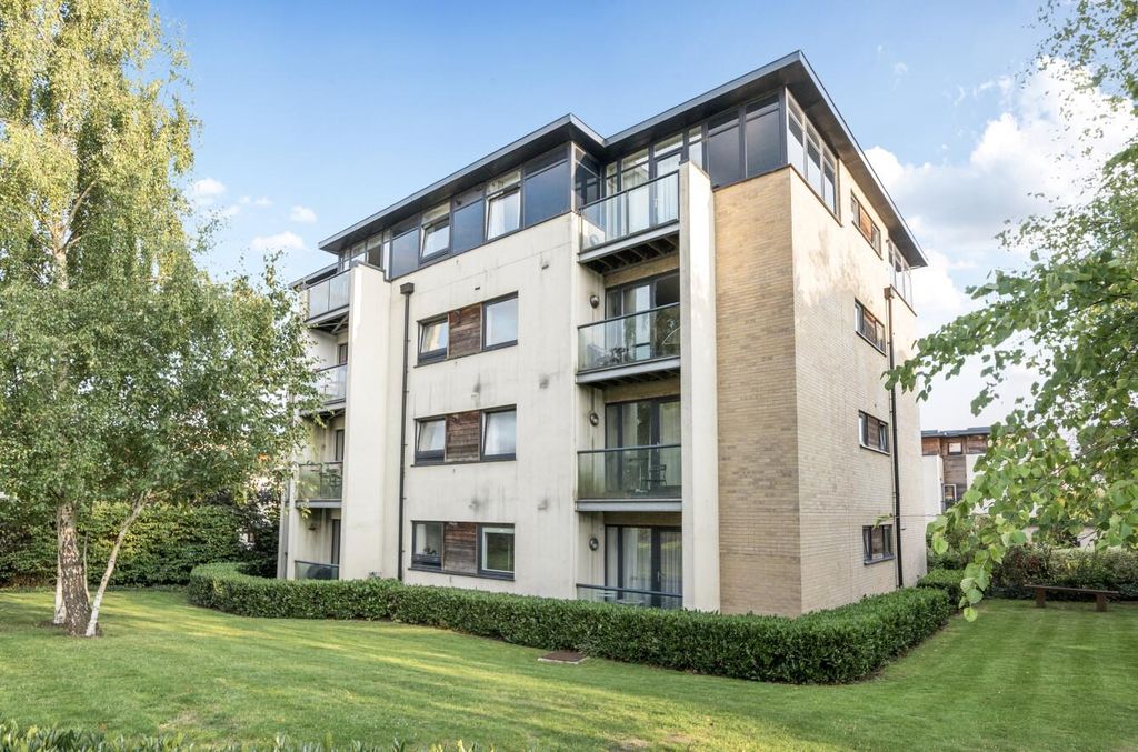 Property photo 1 of 13 1333391-14-689249E1d8E73.Jpg