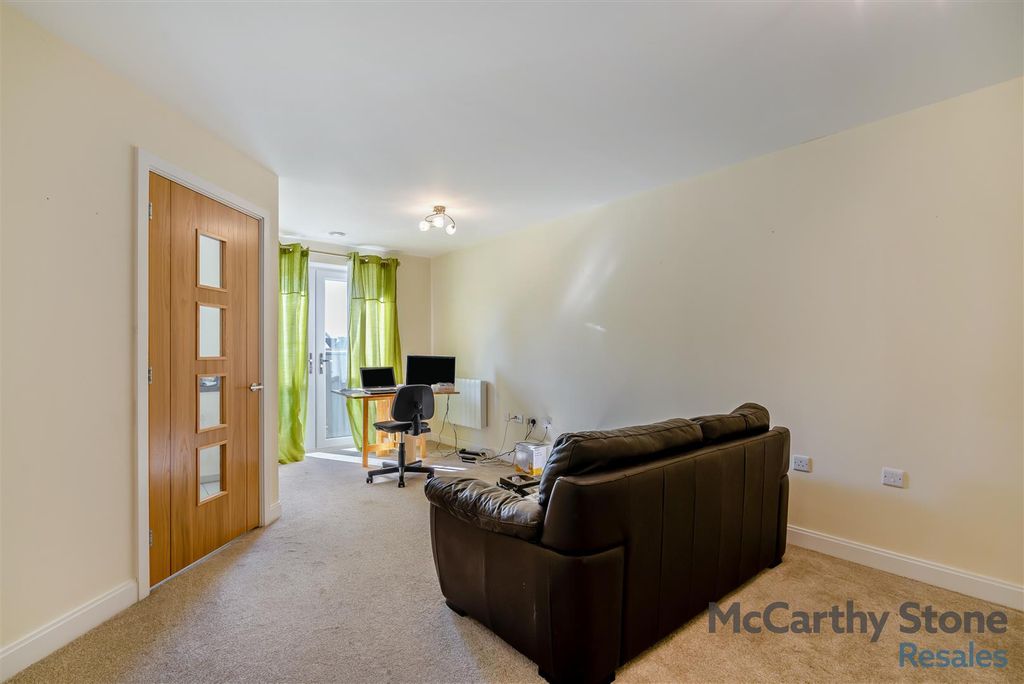 Property photo 2 of 38 8644454-Interior15.Jpg