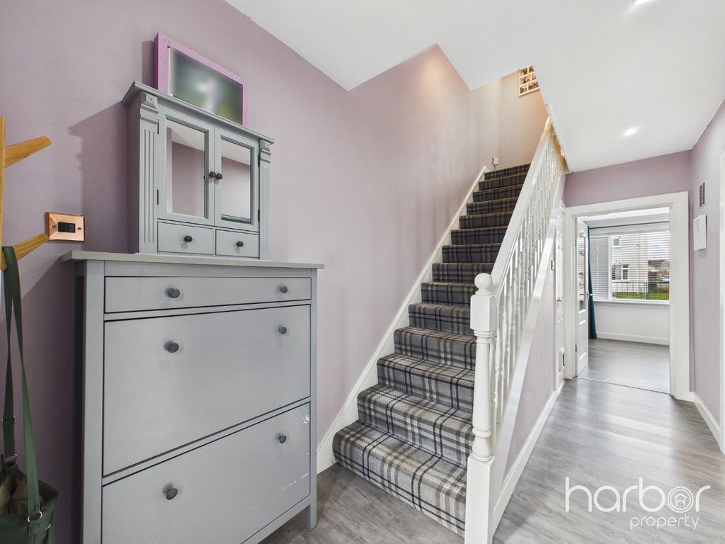 Property photo 2 of 18 5345384