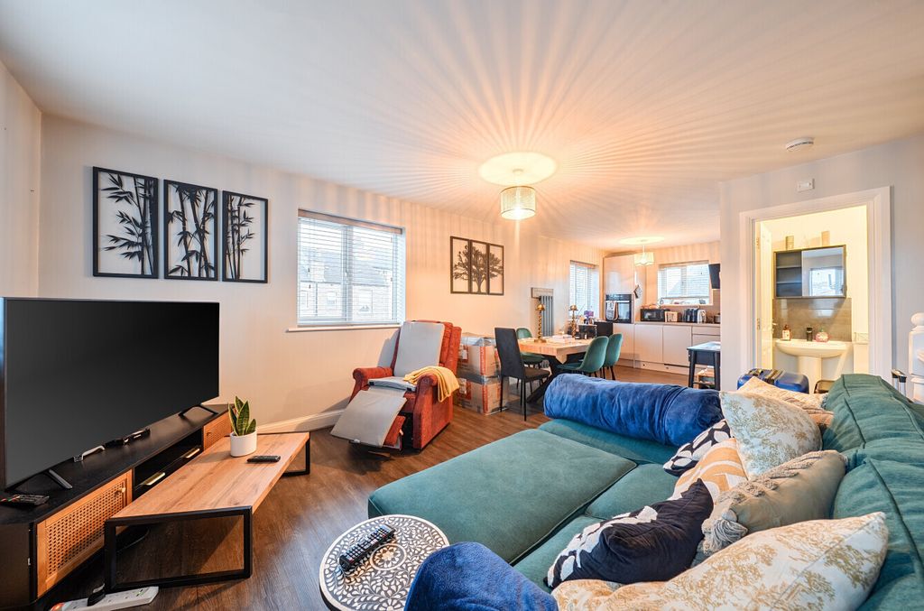 Property photo 3 of 14 Reception Room