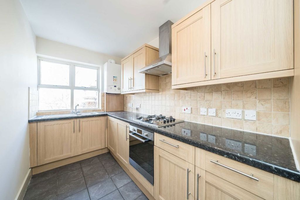 Property photo 2 of 5