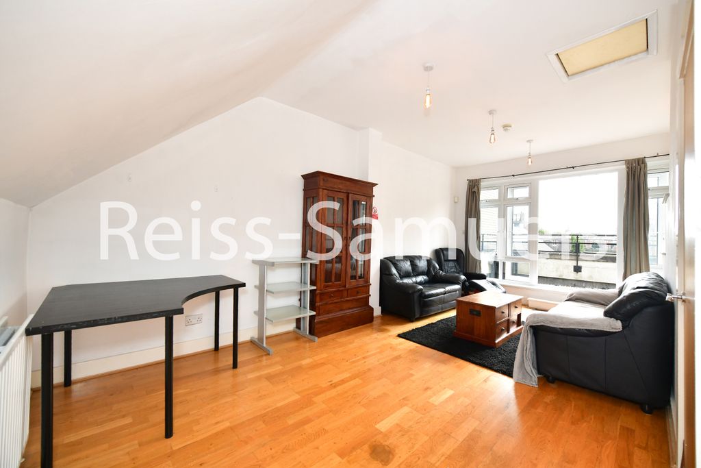 Property photo 3 of 62