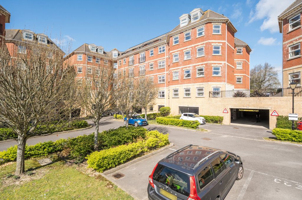 Property photo 1 of 13 1438572-4-69ce7d9...