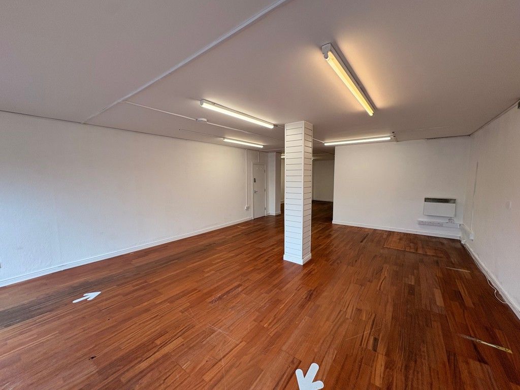 Property photo 1 of 7 Photo 7