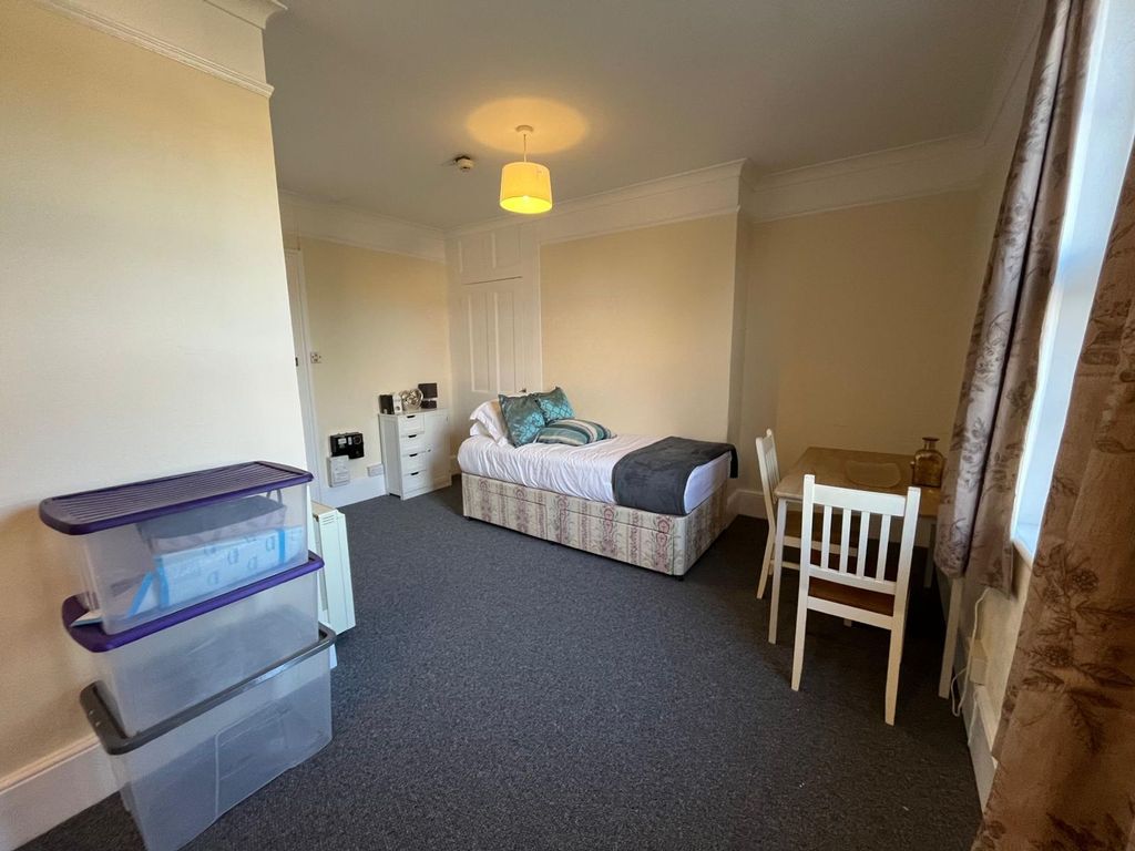 Property photo 1 of 4