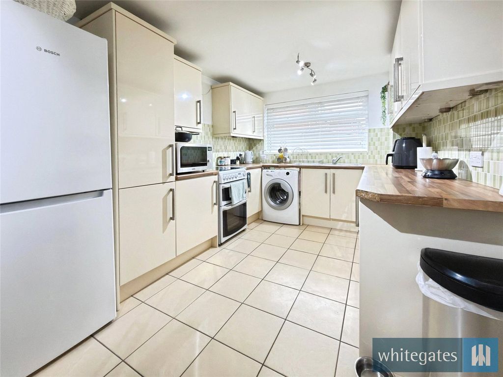 Property photo 3 of 15 Picture No. 17