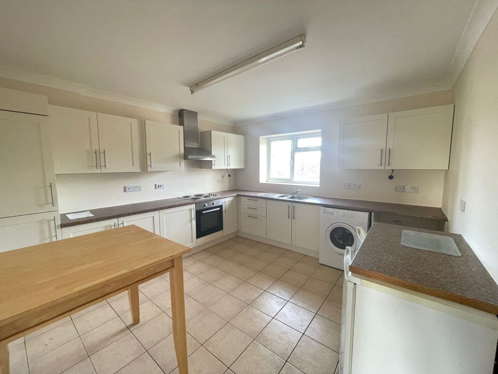 Property photo 2 of 32