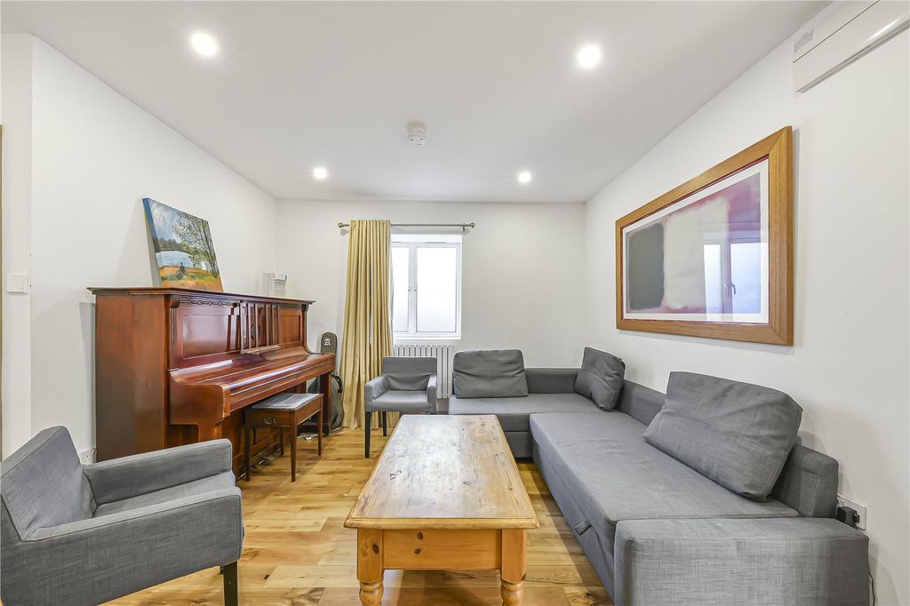 Property photo 3 of 10 Picture No. 11