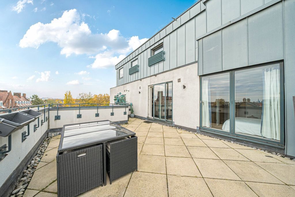 Property photo 3 of 24 Picture No. 27