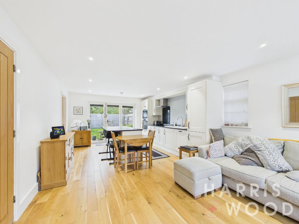 Property photo 2 of 27 4976282