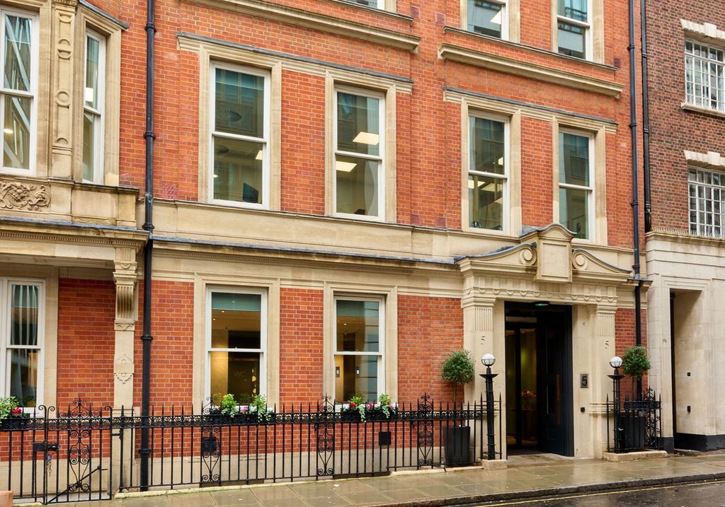 Property photo 2 of 10