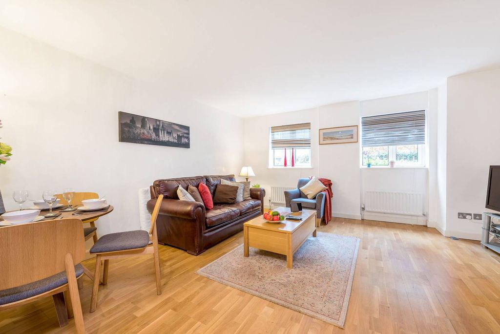 Property photo 1 of 9