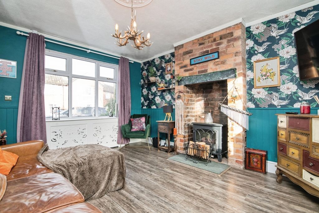 Property photo 2 of 24 Pbox-Img.Jpg