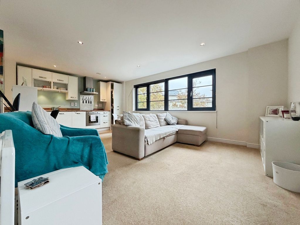 Property photo 2 of 7 Pbox-Img.Jpg