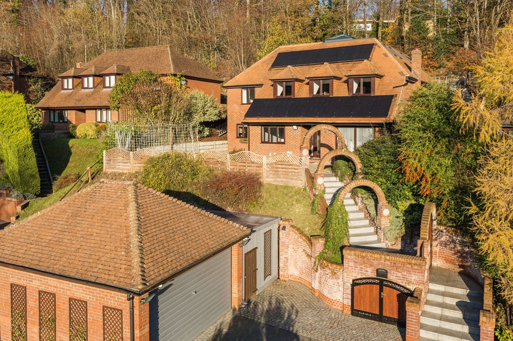 Property photo 1 of 20