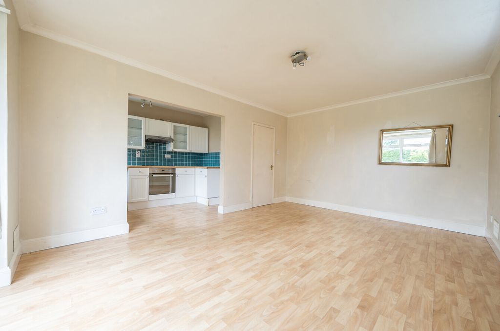 Property photo 3 of 8 1465728-8-6A0Dbfb...