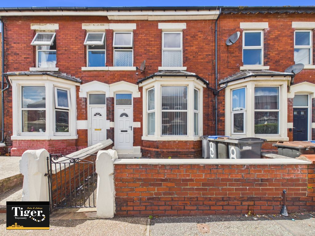 Property photo 1 of 15 Cam03440G0-Pr0653-Still010