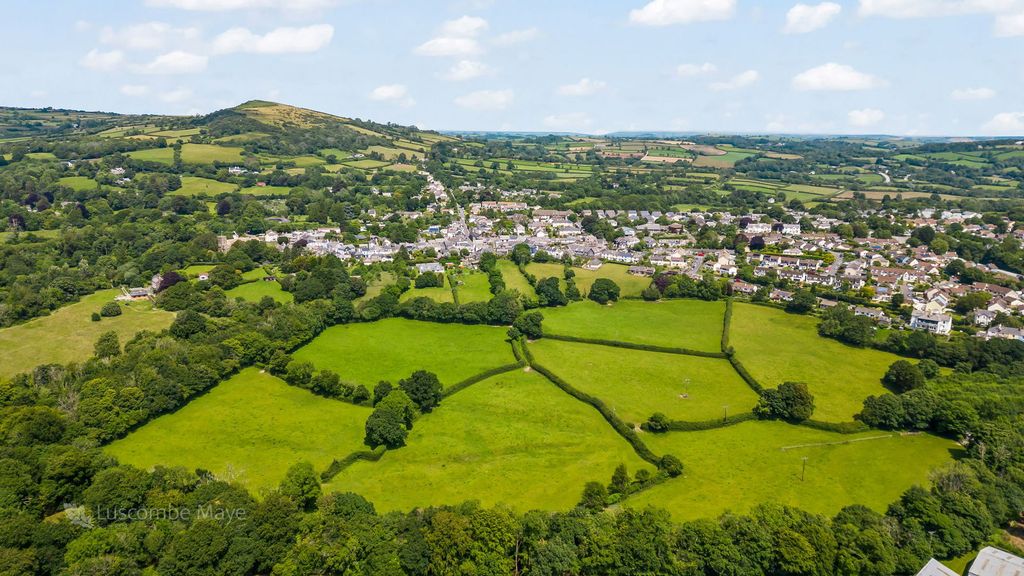 Property photo 1 of 27