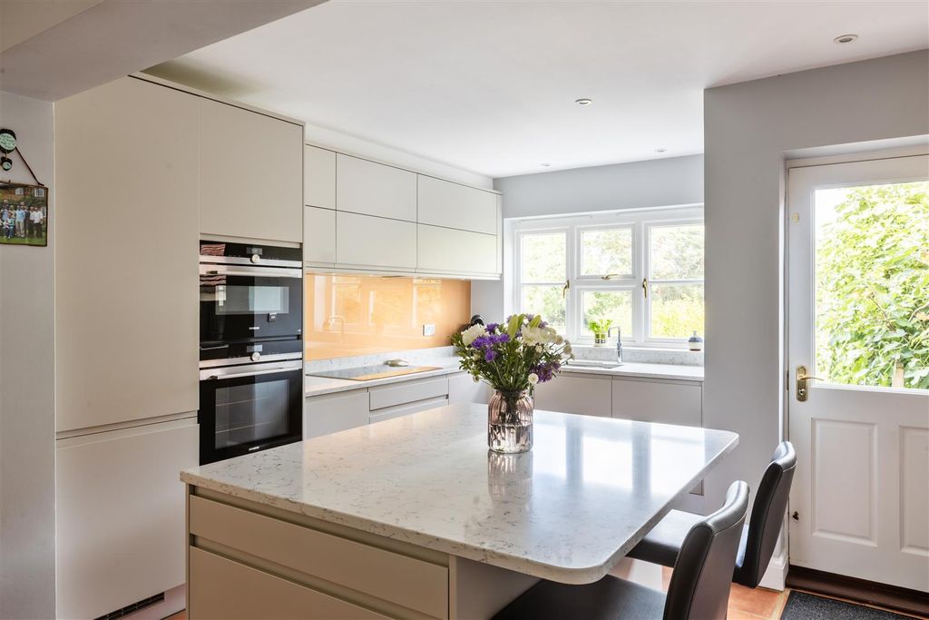 Additional image 8 of 5 bed detached house for saleCliftons Lane, Reigate RH2