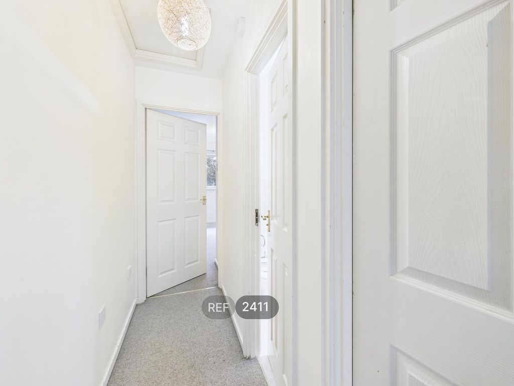 Property photo 3 of 14 Landing