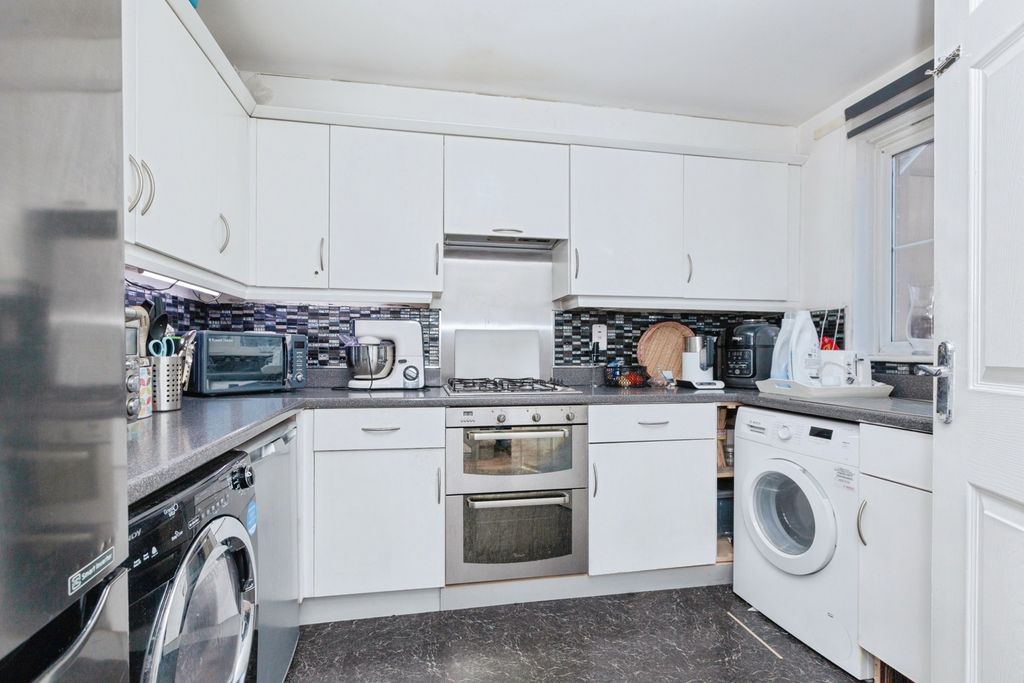 Property photo 3 of 15 Kitchen