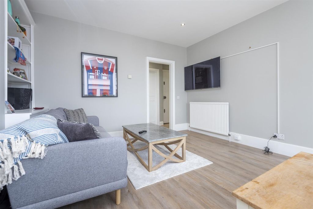 Property photo 3 of 14