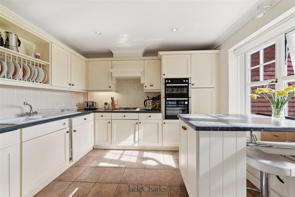 Property photo 1 of 27 23 Hildenbrook Farm-15.Jpg