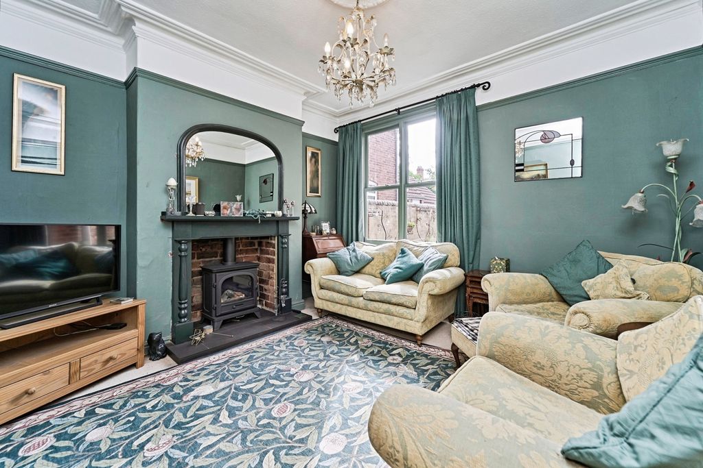 Property photo 2 of 16 Photo