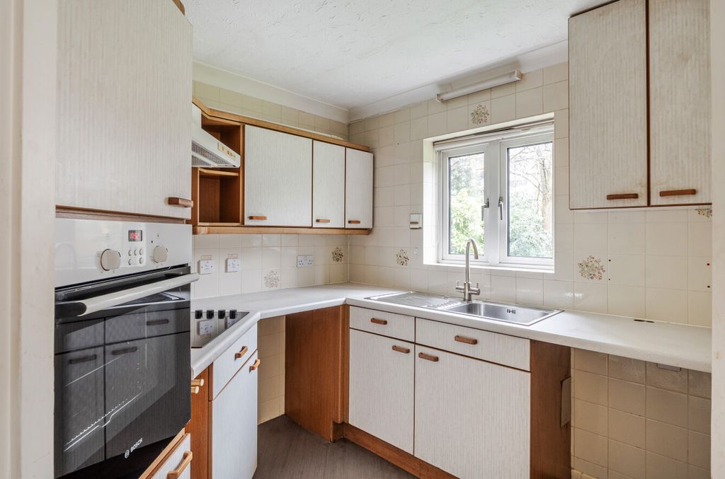 Property photo 3 of 14 Kitchen