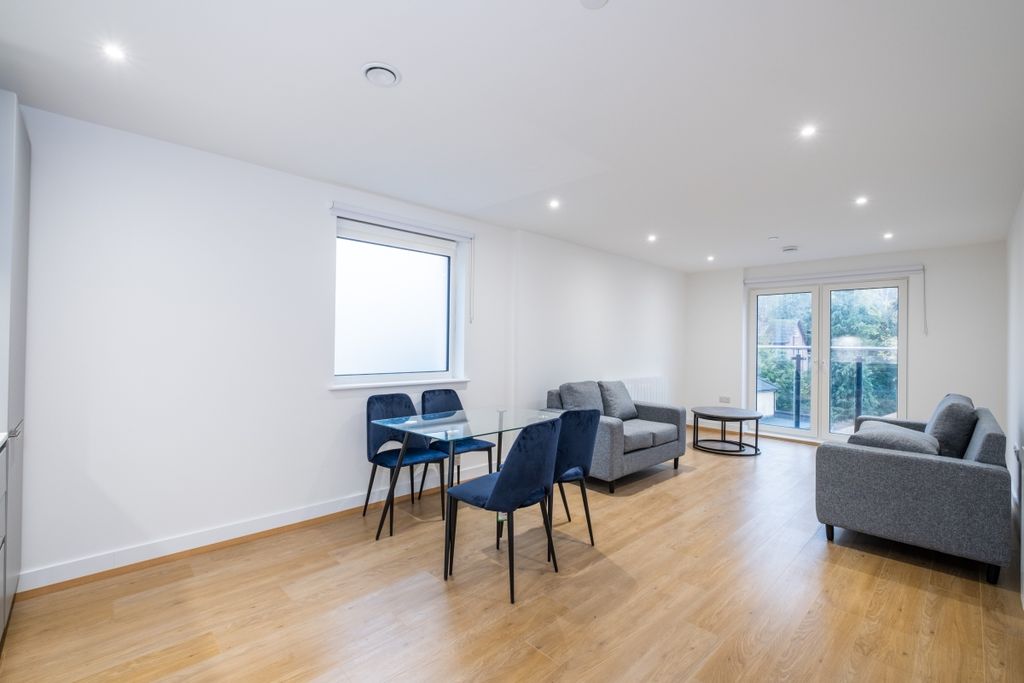 Property photo 2 of 8 43-Whyteleaf-Hous...