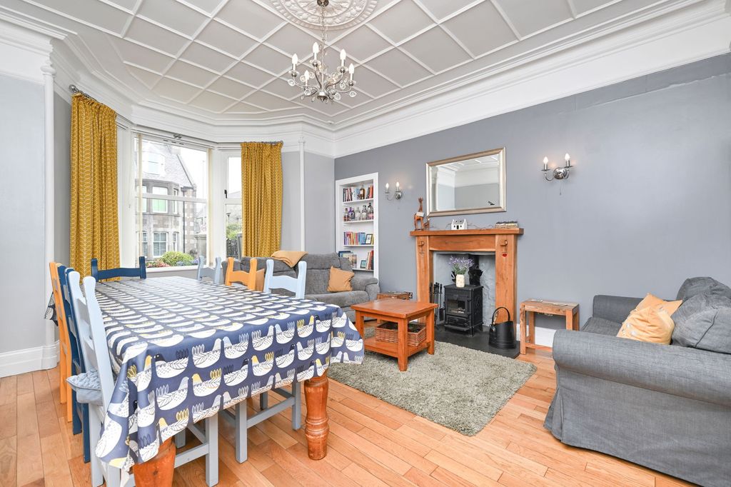 Property photo 3 of 48