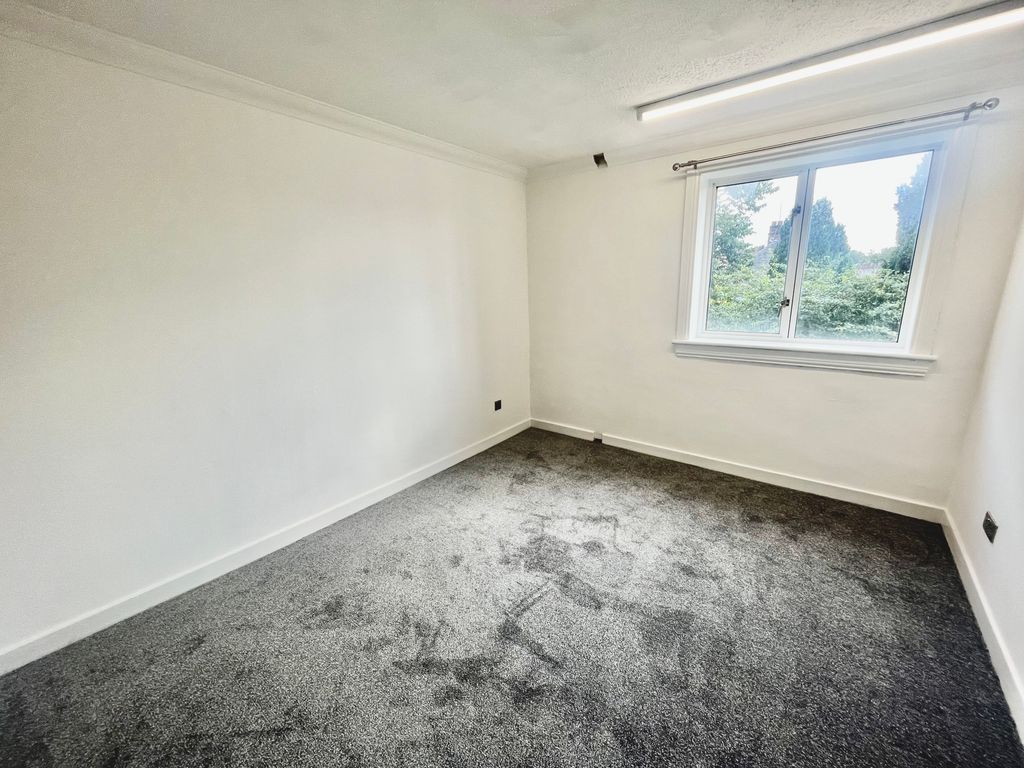 Property photo 3 of 8 3