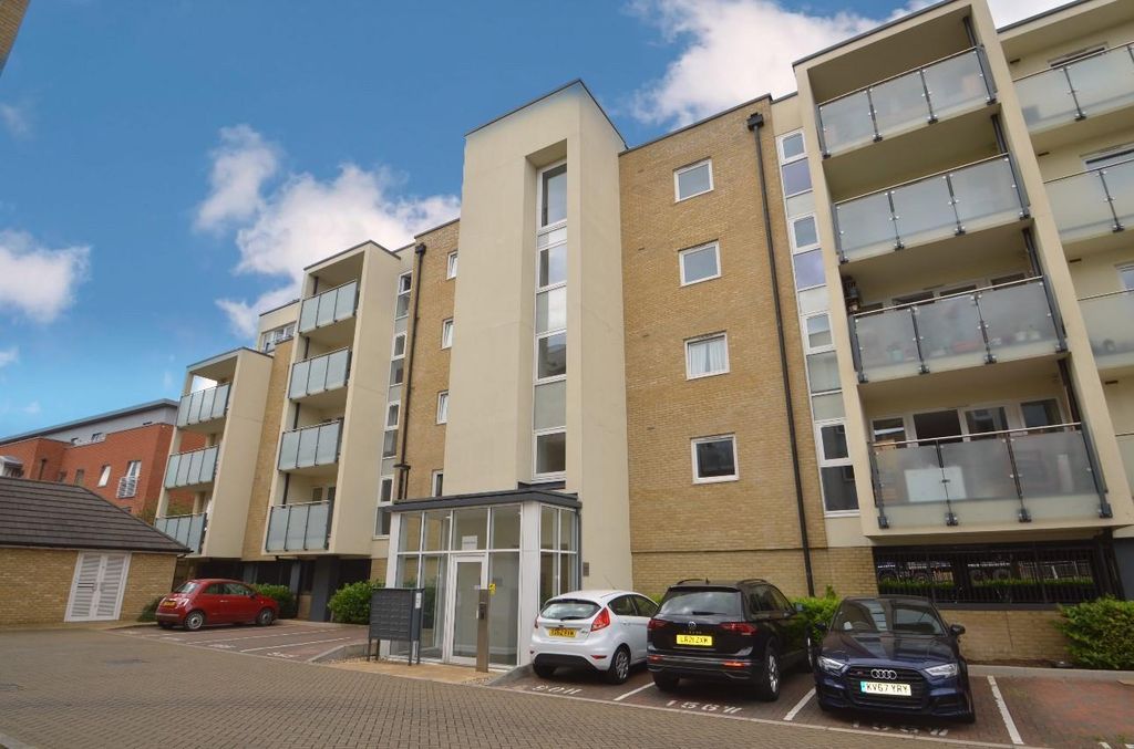 Property photo 1 of 10 Front