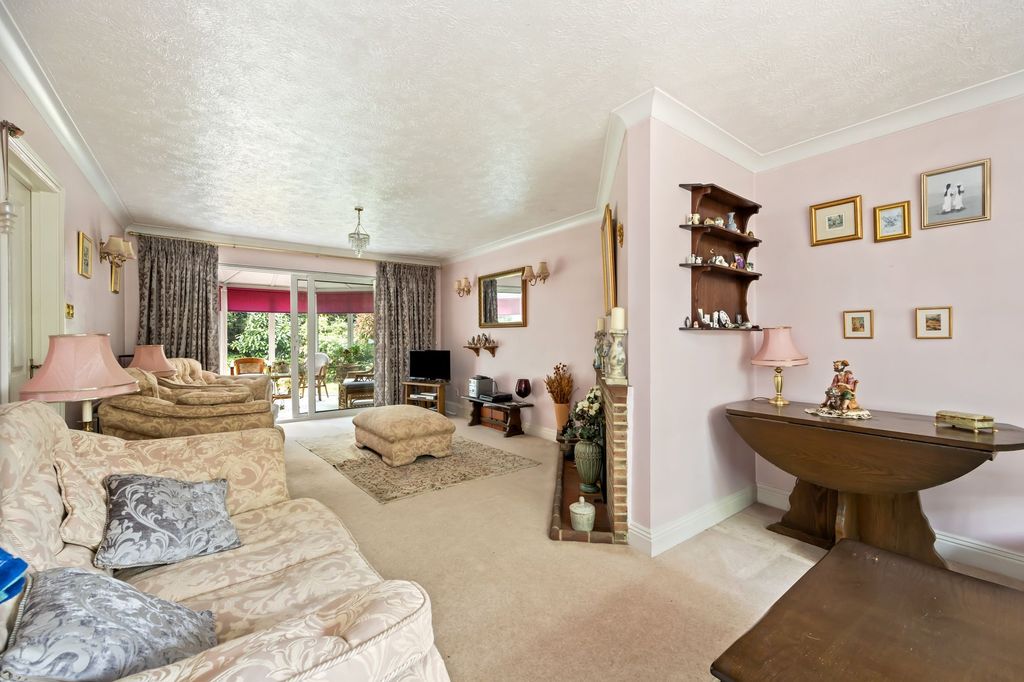 Property photo 3 of 27