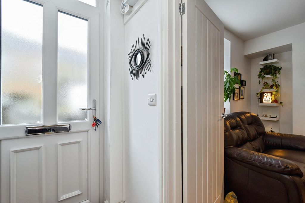 Property photo 2 of 20 Pbox-Img.Jpg