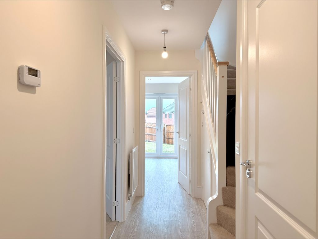 Property photo 2 of 15 Entrance Hall