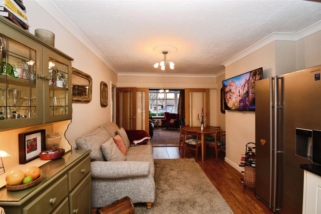 Property photo 2 of 17