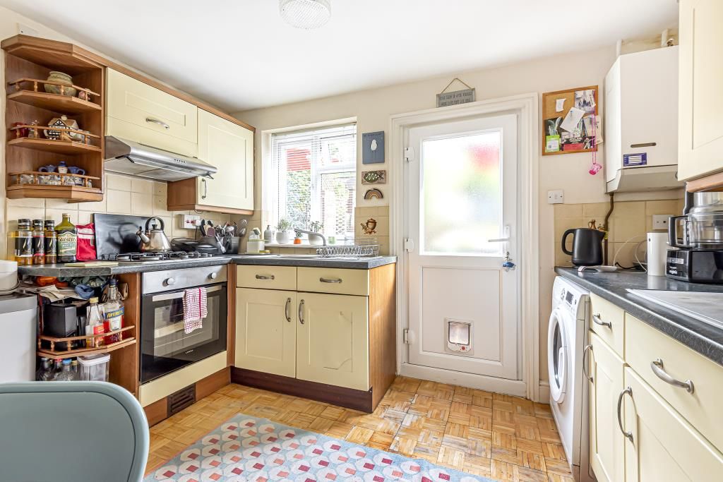 Property photo 3 of 9 Kitchen