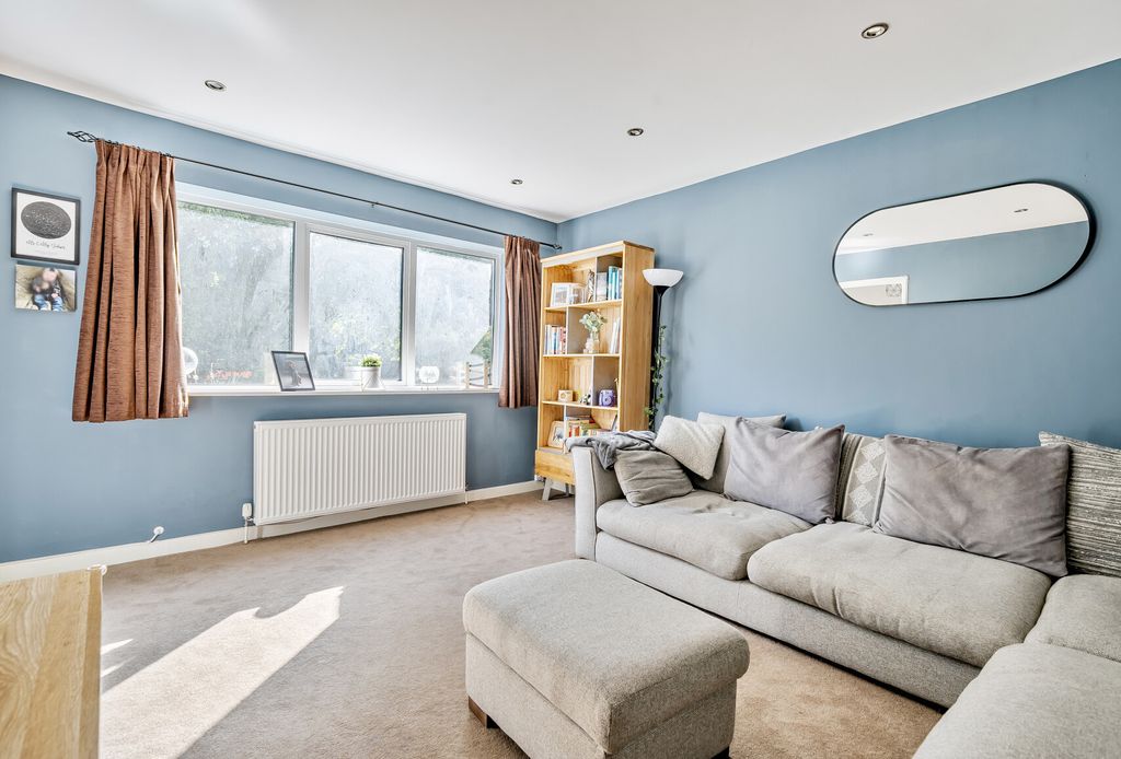 Property photo 2 of 11 1319920-9-686d64c...