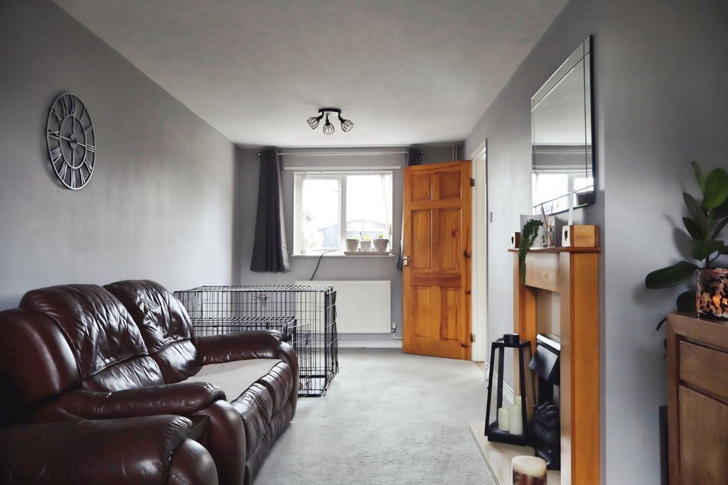 Property photo 2 of 19 1000000389