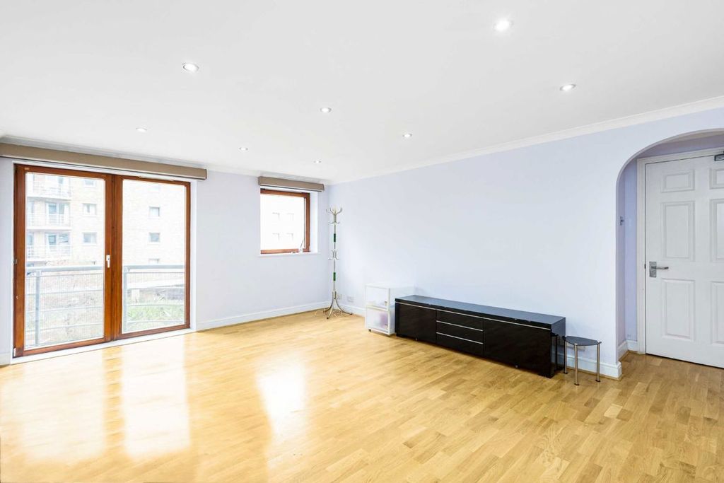 Property photo 2 of 7