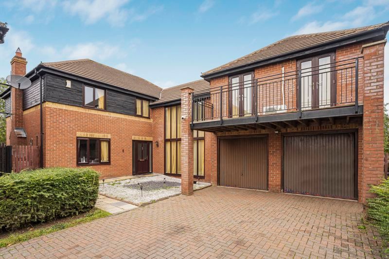 Property photo 1 of 23 Photo 5