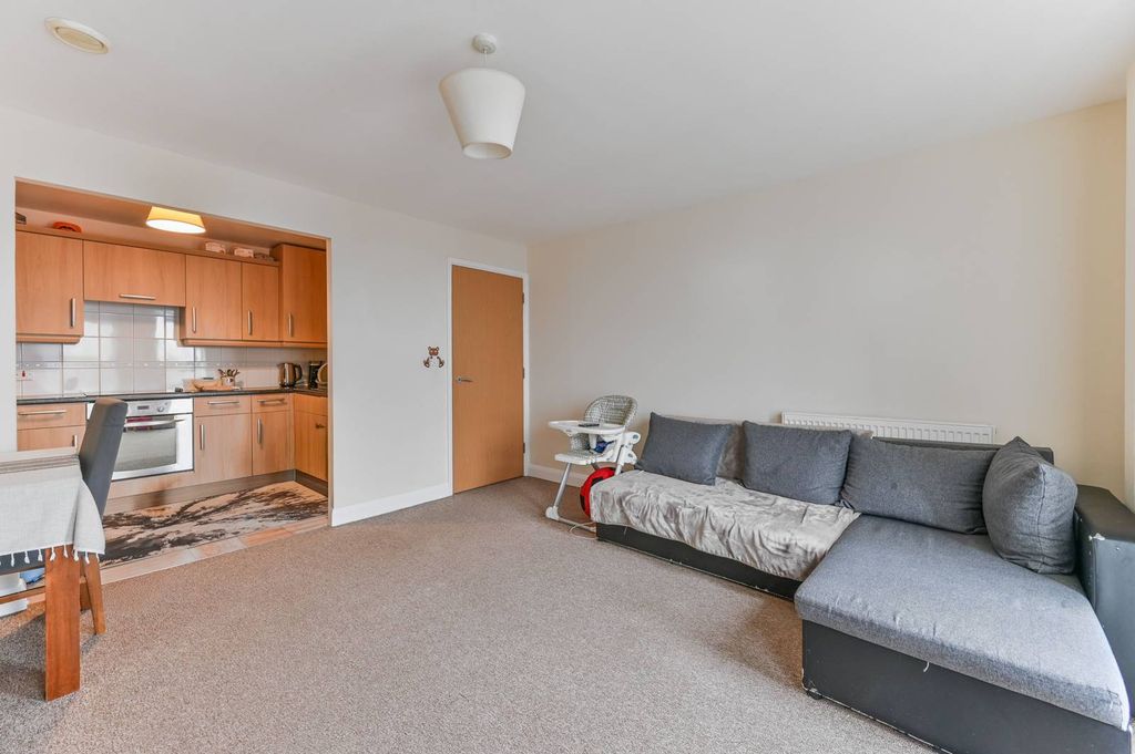 Property photo 3 of 8