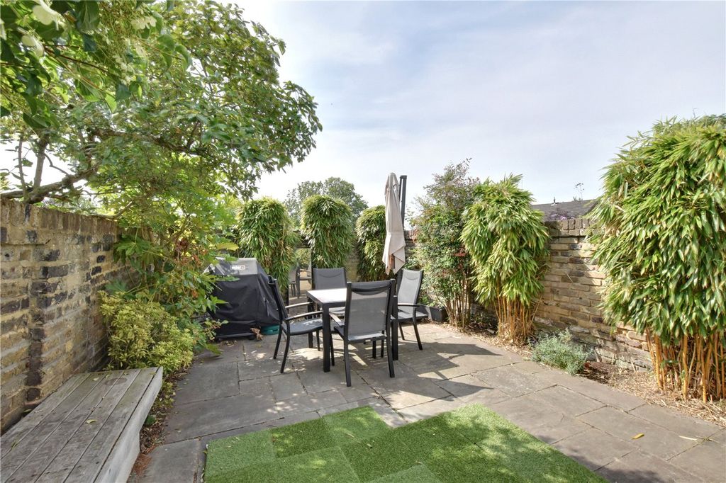 Property photo 3 of 19 Picture No. 11