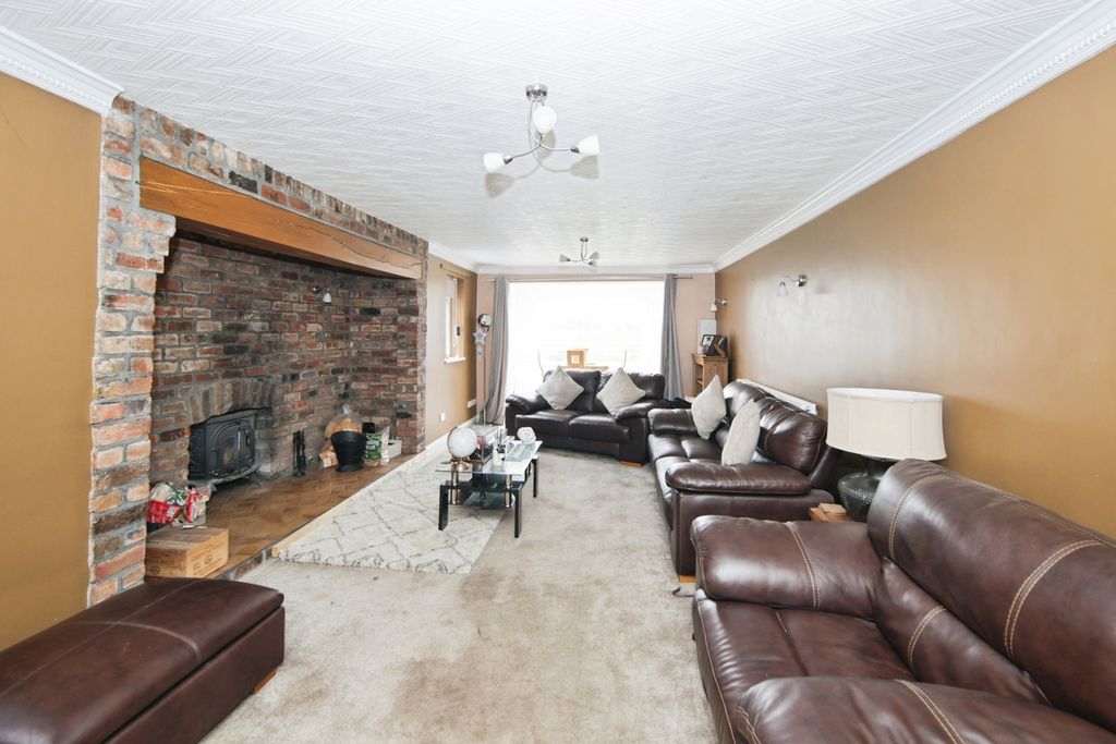 Property photo 3 of 17 Photo