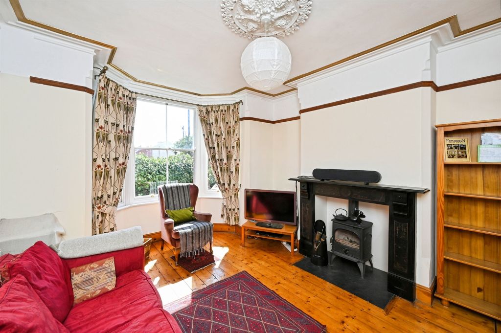 Property photo 3 of 27