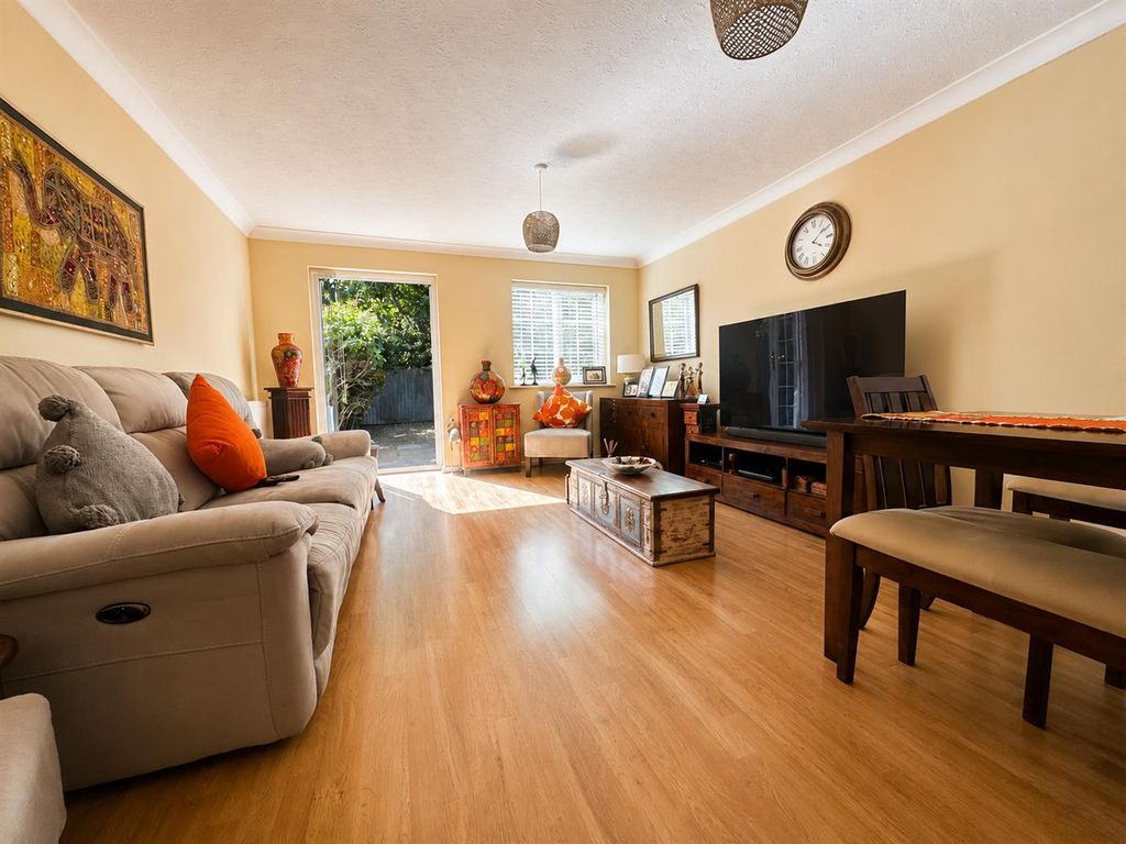 Property photo 3 of 9 Living Room.Png