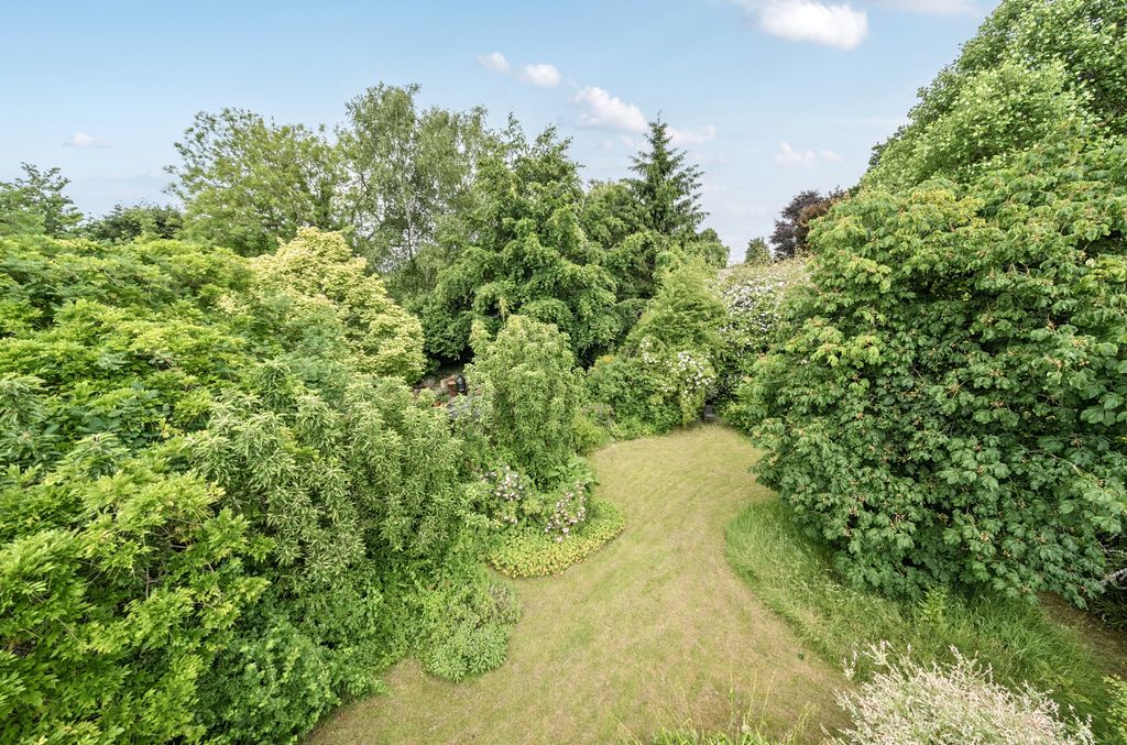 Property photo 3 of 21 Garden
