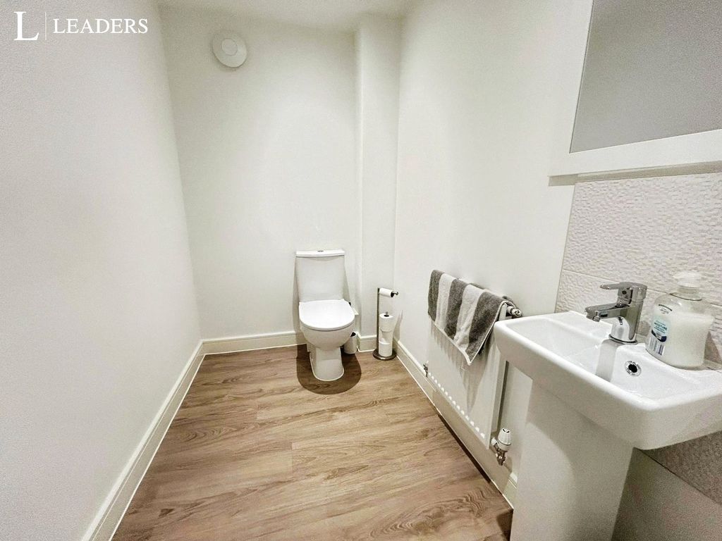Property photo 2 of 23 Picture No. 11