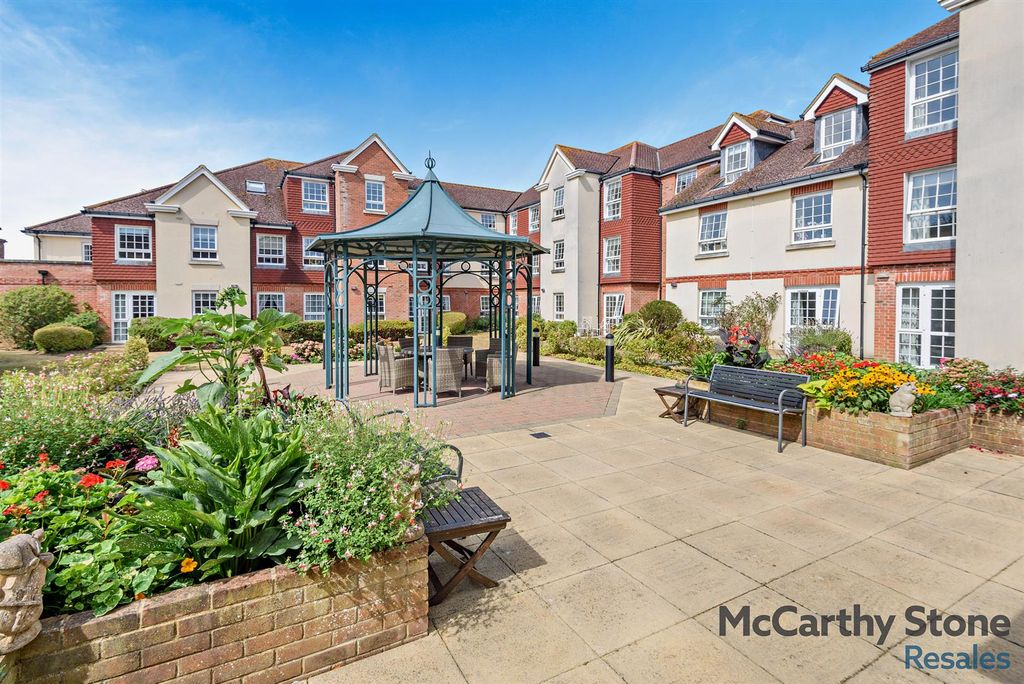 Property photo 1 of 20 8661850-Exterior01-800.Jpg